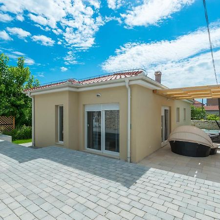 Villa Donato With Jacuzzi Zadar Eksteriør billede