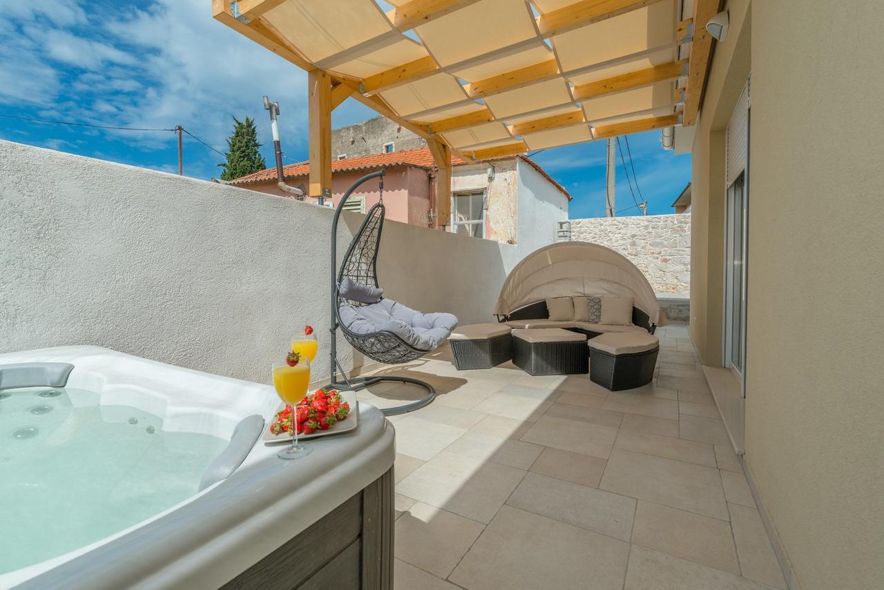 Villa Donato With Jacuzzi Zadar Eksteriør billede